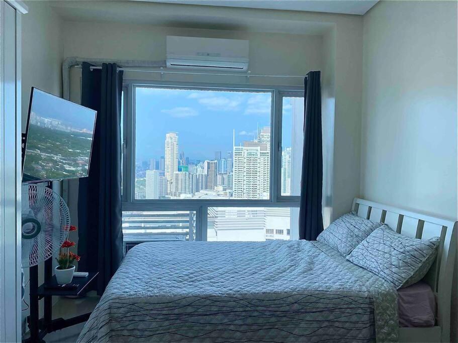 Makati Penthouse With Stunning City Skyline View Manila Exterior photo